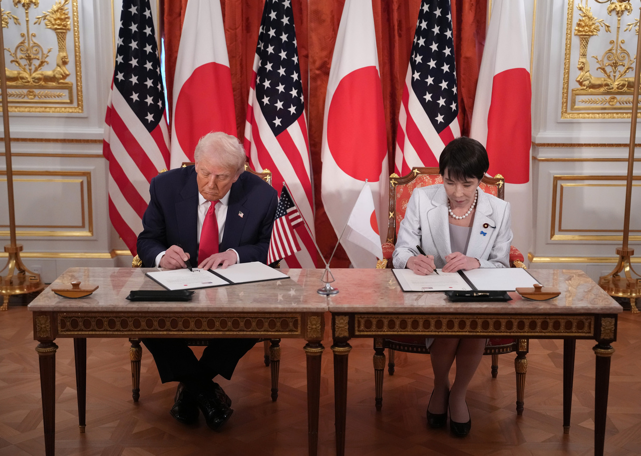 <p>Американският президент Доналд Тръмп се срещна в Токио с японската премиерка Санае Такаичи.</p>