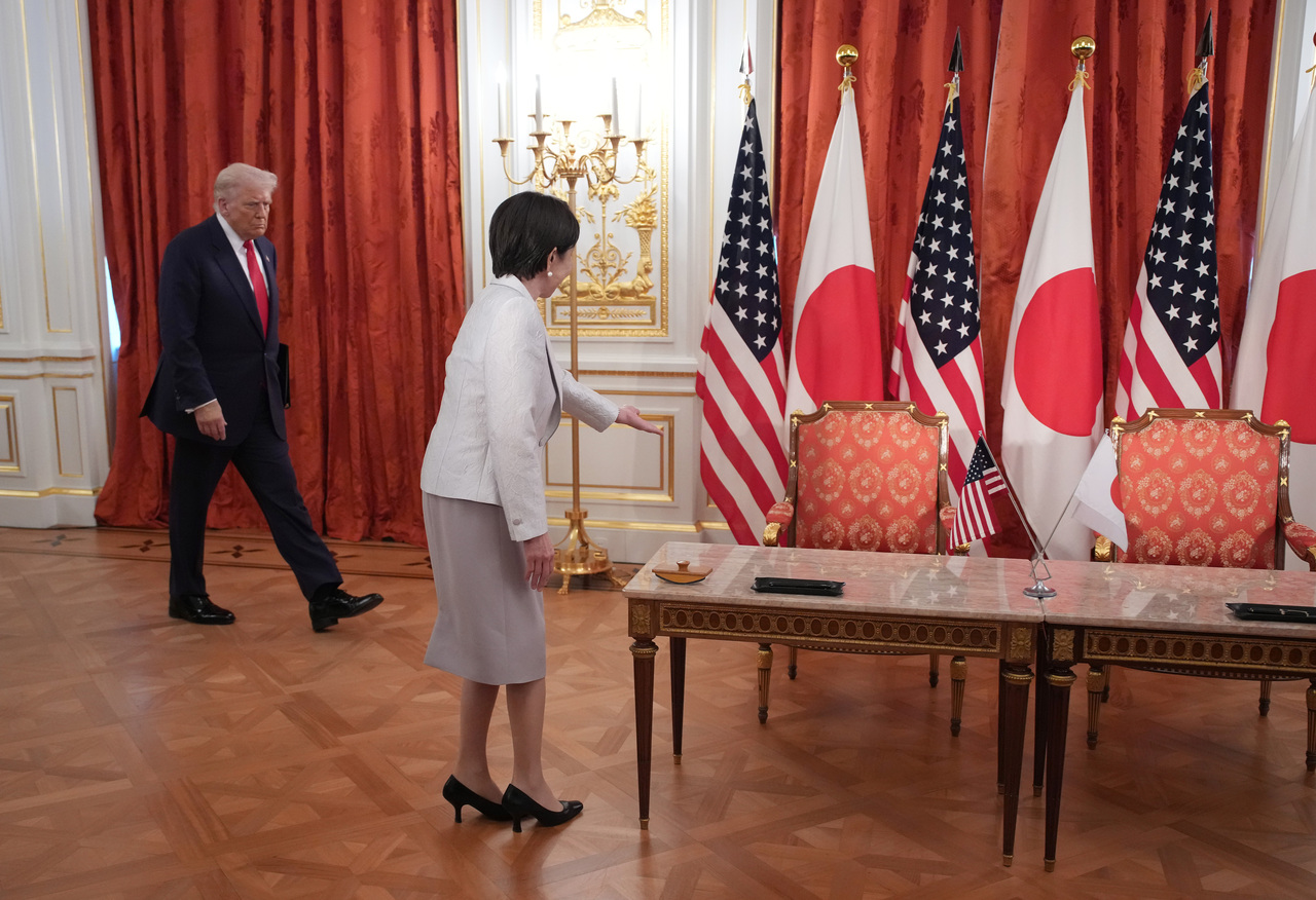<p>Американският президент Доналд Тръмп се срещна в Токио с японската премиерка Санае Такаичи.</p>