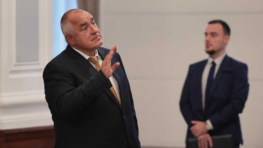 <p>Българската държава и германският технологичен концерн &bdquo;Райнметал&ldquo; обявиха началото на проекта за изграждане на завод за барут и боеприпаси на официална церемония в Министерския съвет</p>