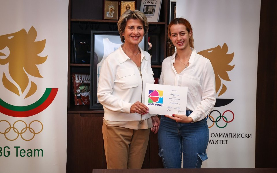 Весела Лечева се срещна с Теодора Иванова, която участва в обучение на МОК в Лозана