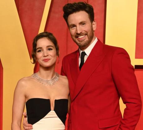 Крис Евънс и прекрасната му съпруга Алба Баптиста са вече