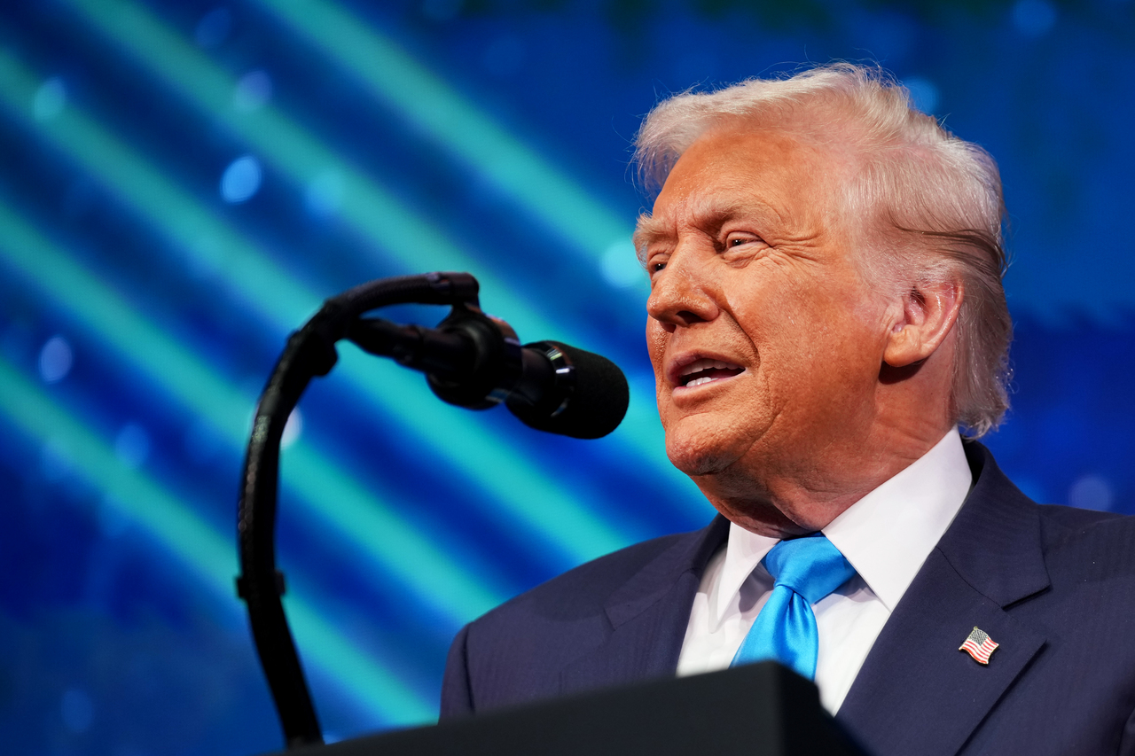 <p>Доналд Тръмп на посещение в Южна Корея.</p>