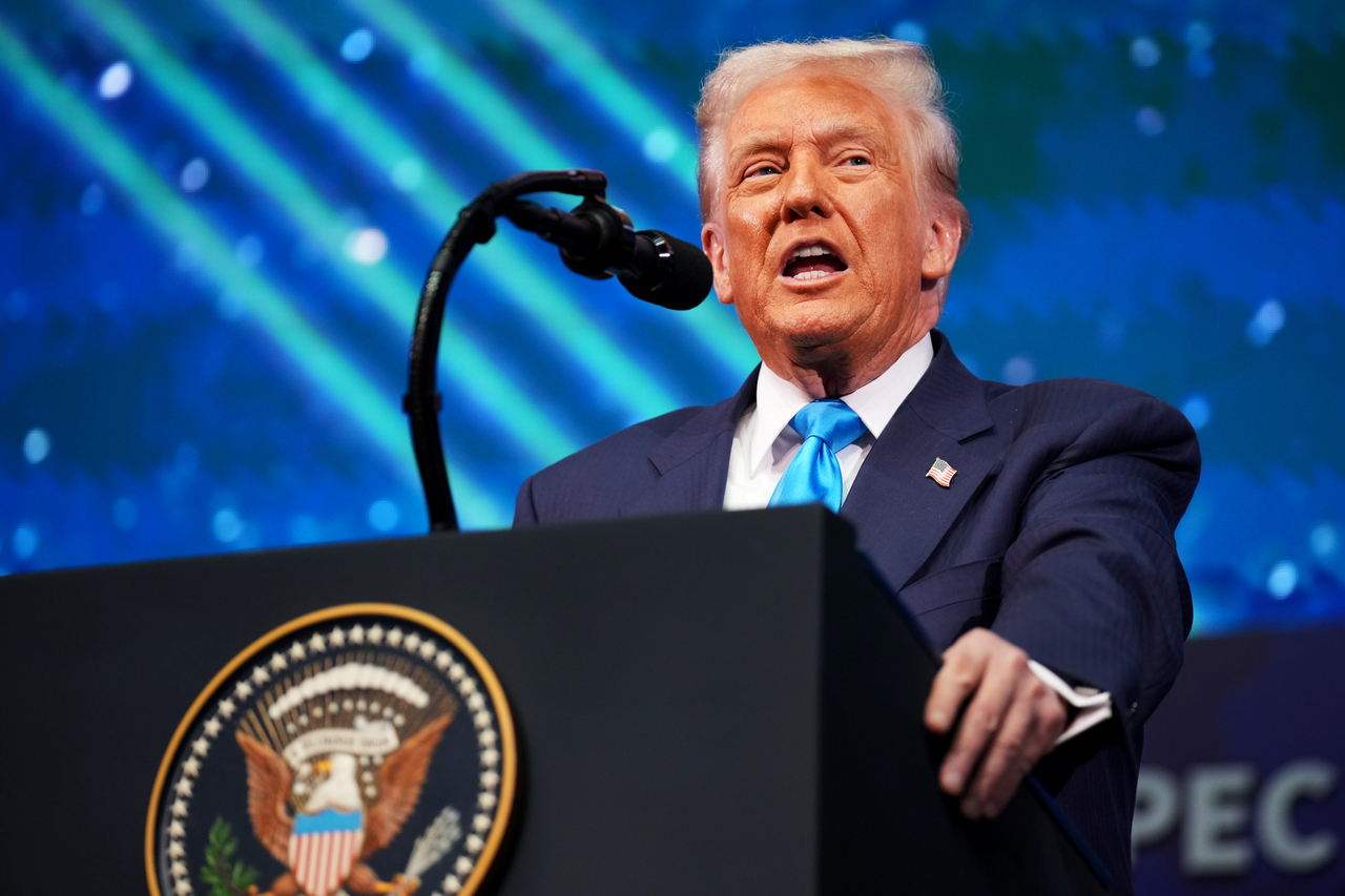 <p>Доналд Тръмп на посещение в Южна Корея.</p>