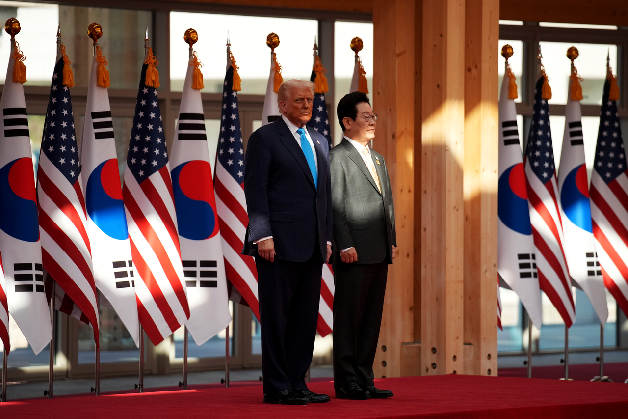 <p>Доналд Тръмп на посещение в Южна Корея.</p>