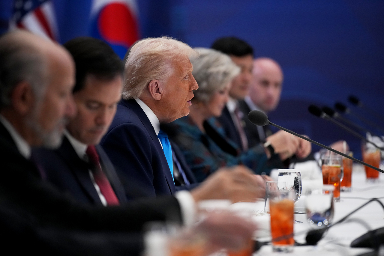 <p>Доналд Тръмп на посещение в Южна Корея.</p>