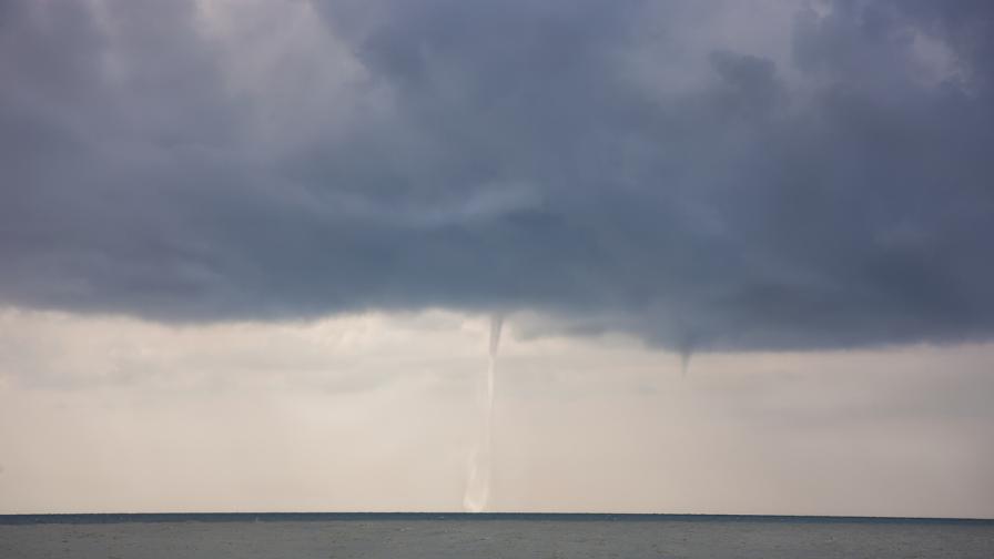 Три торнада едновременно в Черно море