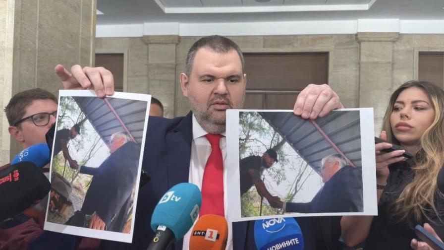 <p>Пеевски обвини Рашков в лъжа, показа нови снимки по казуса с изборите в Пазарджик&nbsp;</p>