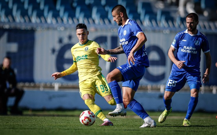 ГАЛЕРИЯ: Битката между Черноморец и Лудогорец в снимки