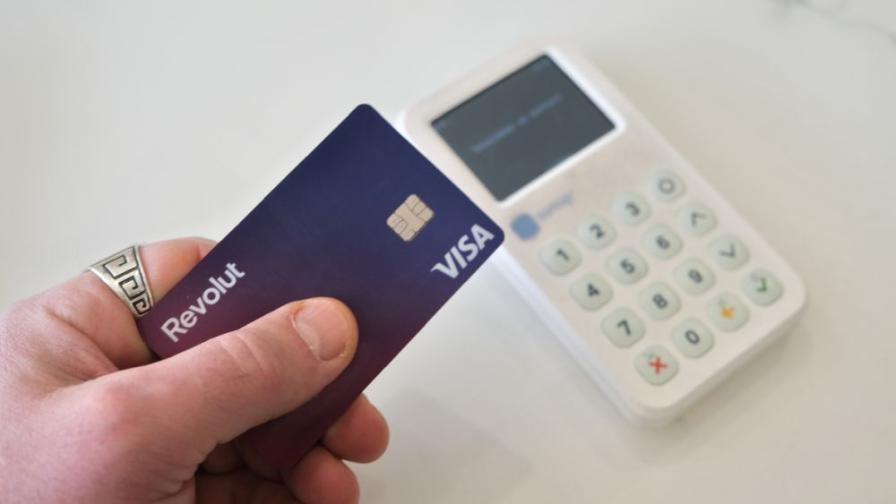 От утре: Revolut спира да обработва левови преводи