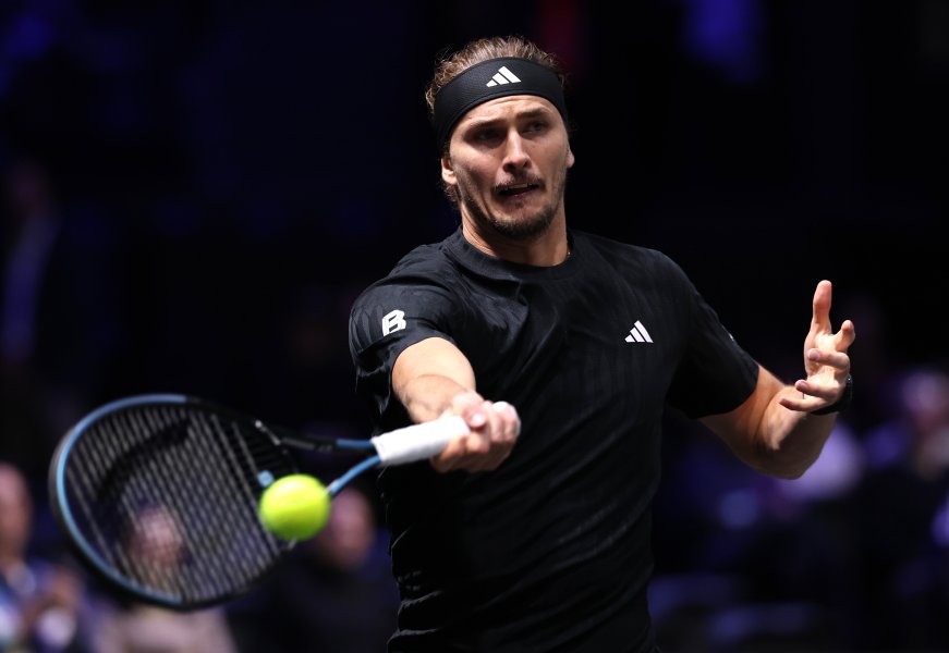 Алехандро Давидович Фокина Александър Зверев1