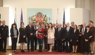 Радев удостои с Почетния знак на президента дейци на културата