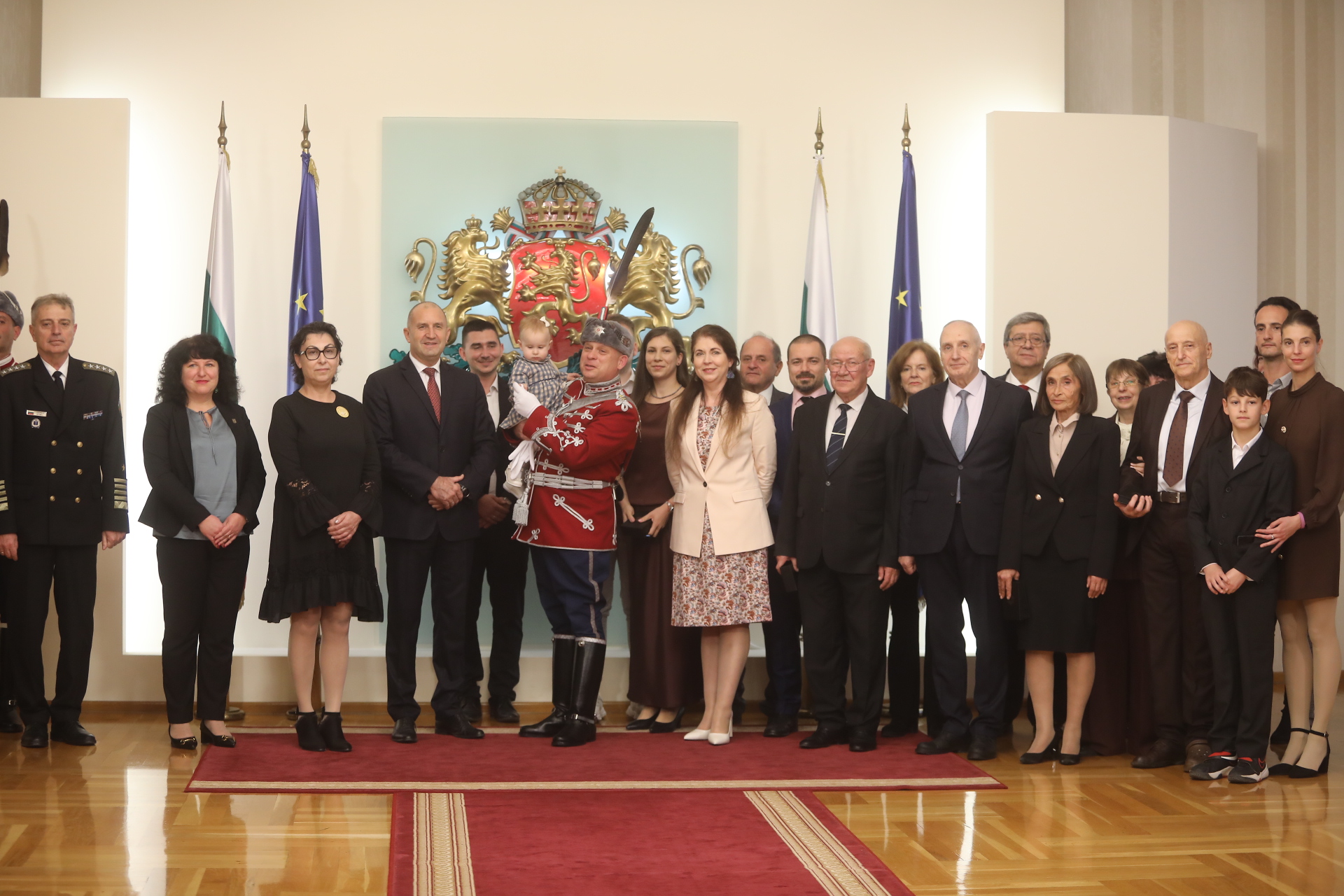 Радев удостои с Почетния знак на президента дейци на културата