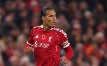 СНИМКИ: Всички интересни кадри от Ливърпул - Астън Вила