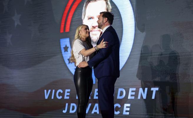 Ерика Кърк за Джей Ди Ванс: Той е благословия