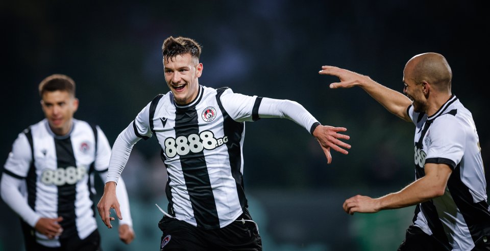 Берое Локомотив София1