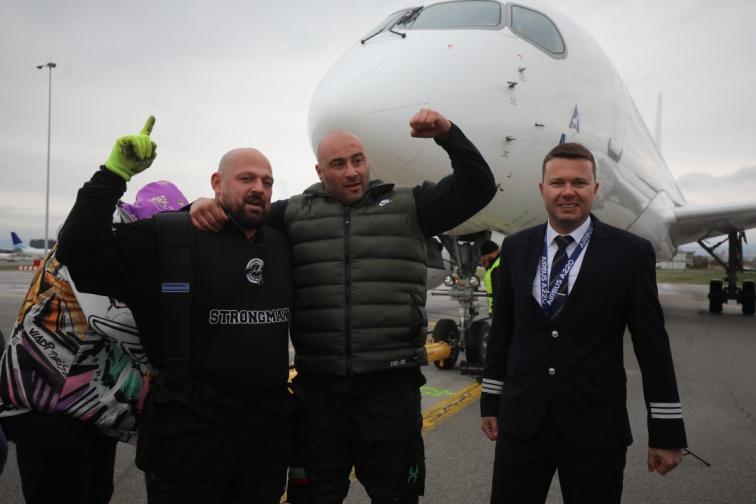 опит за изтегляне на самолет