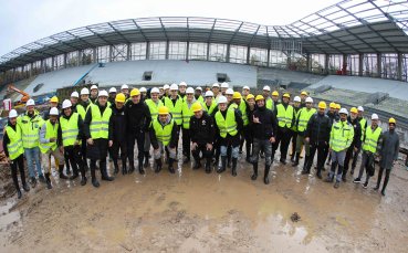 Появиха се първите червени елементи на „Армията