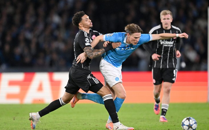 Наполи и Айнтрахт не намериха път към гола