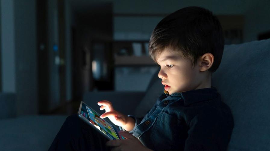 Токов удар от таблет почти уби 9-годишно дете