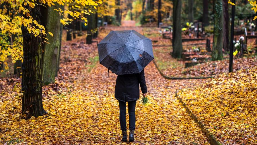 Дъждовен четвъртък с жълт код и ниски температури