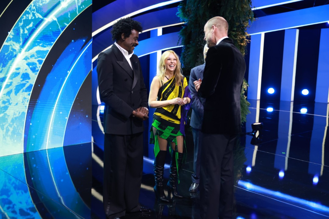 <p>Принцът на Уелс обяви петимата носители на тазгодишната награда за опазване на околната среда Earthshot, наричайки ги &bdquo;вдъхновение, което ни дава кураж&ldquo;.</p>