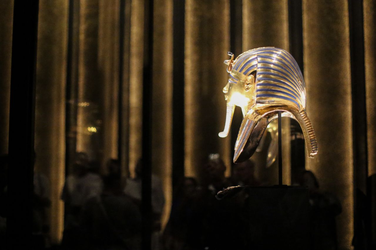 <p>Поглед към гигантския музей до пирамидите в Гиза.</p>