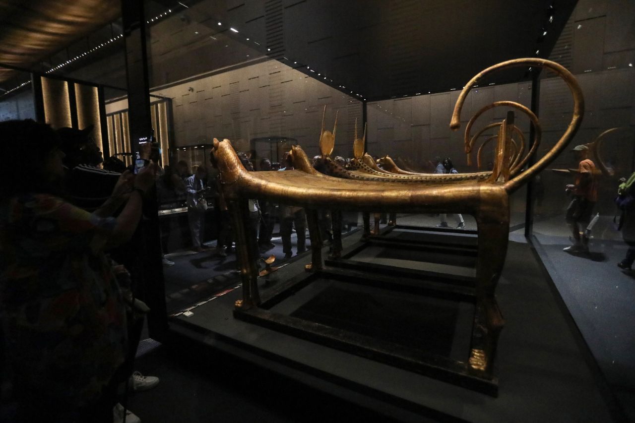 <p>Поглед към гигантския музей до пирамидите в Гиза.</p>