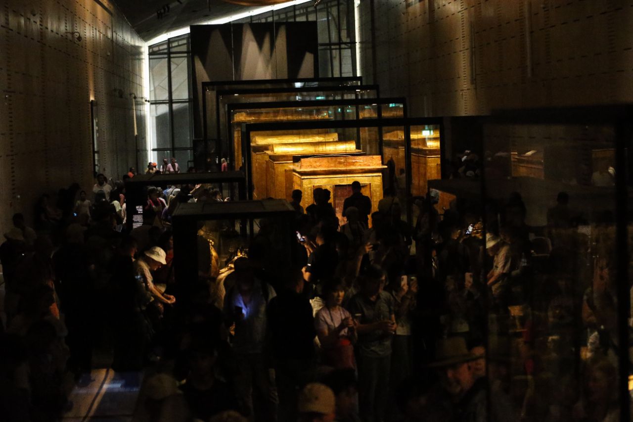 <p>Поглед към гигантския музей до пирамидите в Гиза.</p>