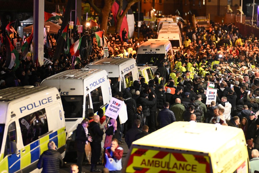 Астън Вила Макаби Тел Авив протести1