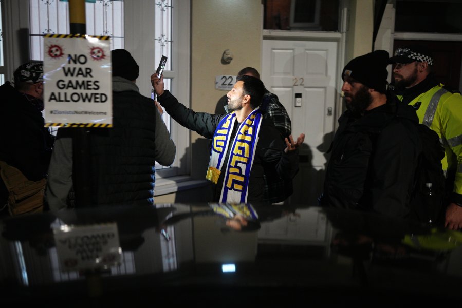 Астън Вила Макаби Тел Авив протести1