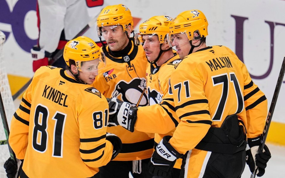 Кросби блести с два гола, Питсбърг надви Вашингтон и оглави дивизията