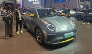 Ora GT на щанда на GWM на Автомобилен салон Шанхай 2025