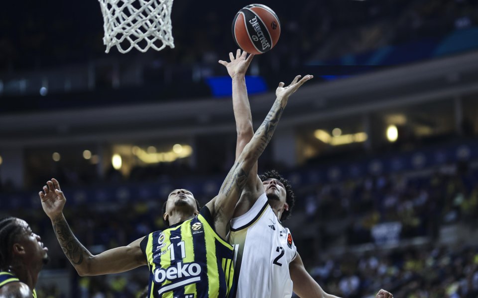 Фенербахче се наложи над АСВЕЛ, Апоел ТА с победа над Дубай