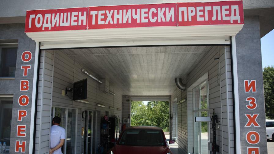 Омбудсманът сезира КС срещу изискването за технически преглед само при платени глоби