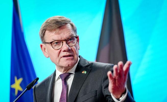 Самолетна повреда обърка пътуване на германския външен министър до Колумбия