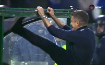 Хулио Веласкес побесня и си го изкара на пейката срещу ЦСКА