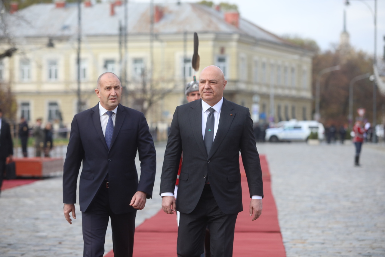 <p>Президентът Радев посрещна ливанския си колега Жозеф Аун в София.</p>