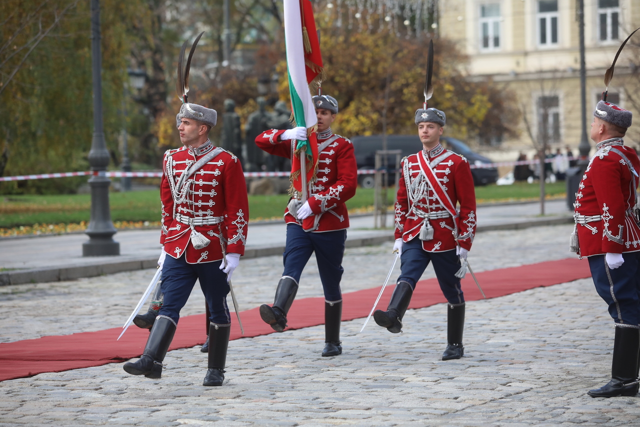 <p>Президентът Радев посрещна ливанския си колега Жозеф Аун в София.</p>