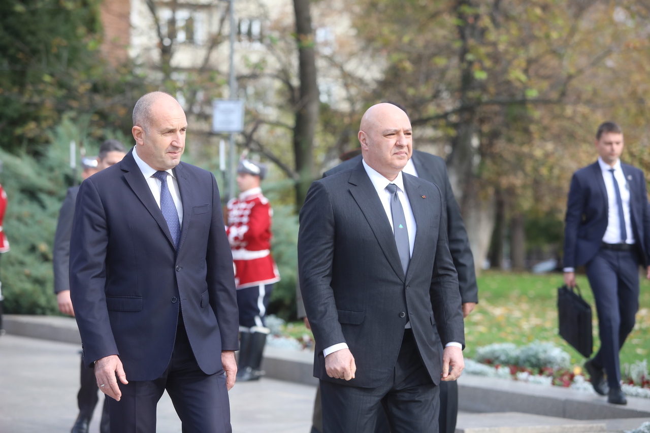 <p>Президентът Радев посрещна ливанския си колега Жозеф Аун в София.</p>