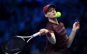 Яник Синер се класира за Финалите на АТП след успех над Алекс де Минор