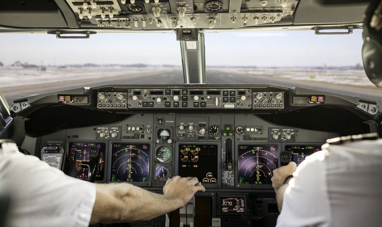 Пилот разчувства пътници с трогателно обещание към дъщеря си (ВИДЕО)