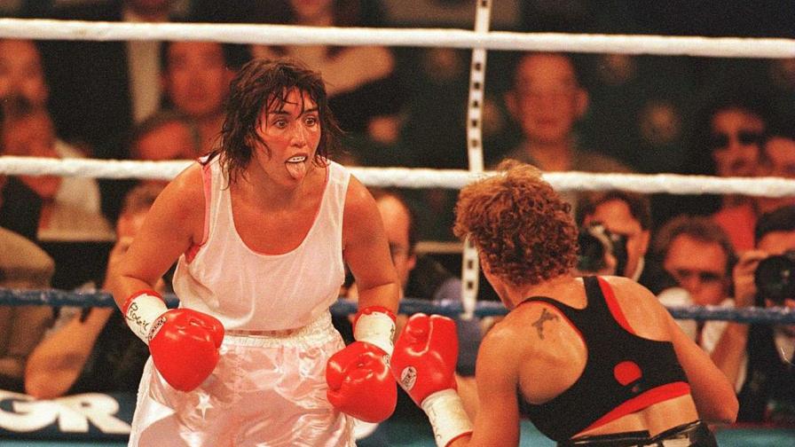 Историята на Кристи Мартин – боксьорката, която оцеля след опит за убийство