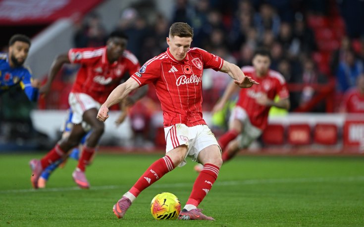 Манчестър Юнайтед е готов да брои сериозна сума за халф на Нотингам