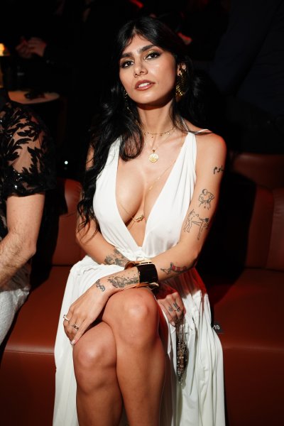 Миа Халифа1