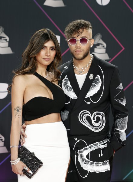 Миа Халифа1