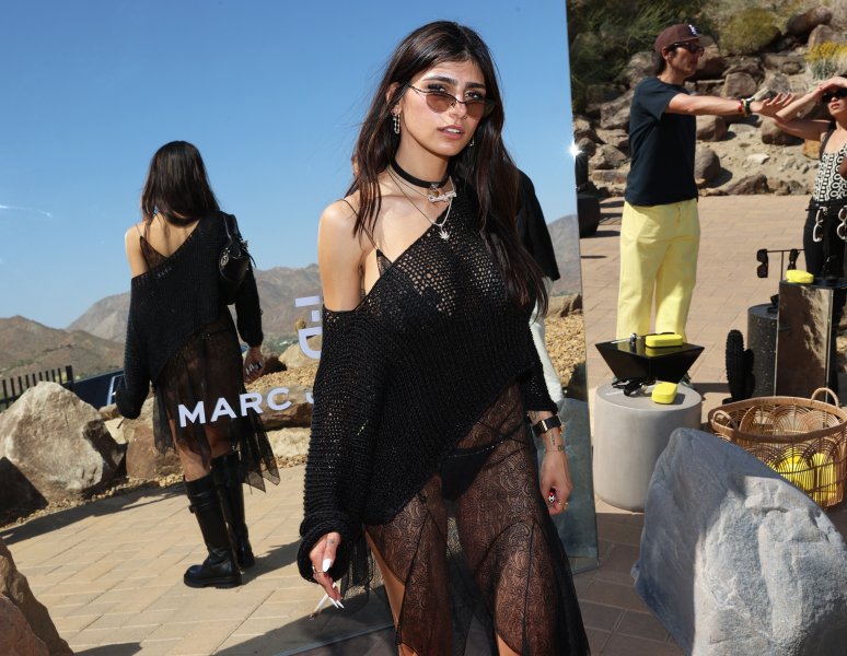 Миа Халифа1