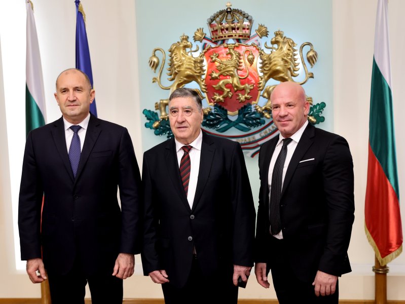 Президентът Румен Радев награди с Почетен знак изявени спортисти1