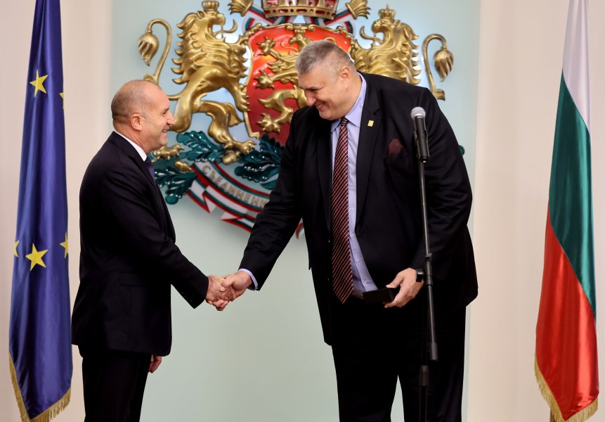 Президентът Румен Радев награди с Почетен знак изявени спортисти1