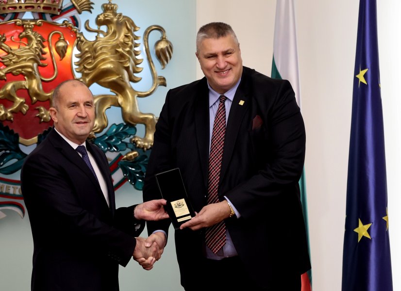 Президентът Румен Радев награди с Почетен знак изявени спортисти1