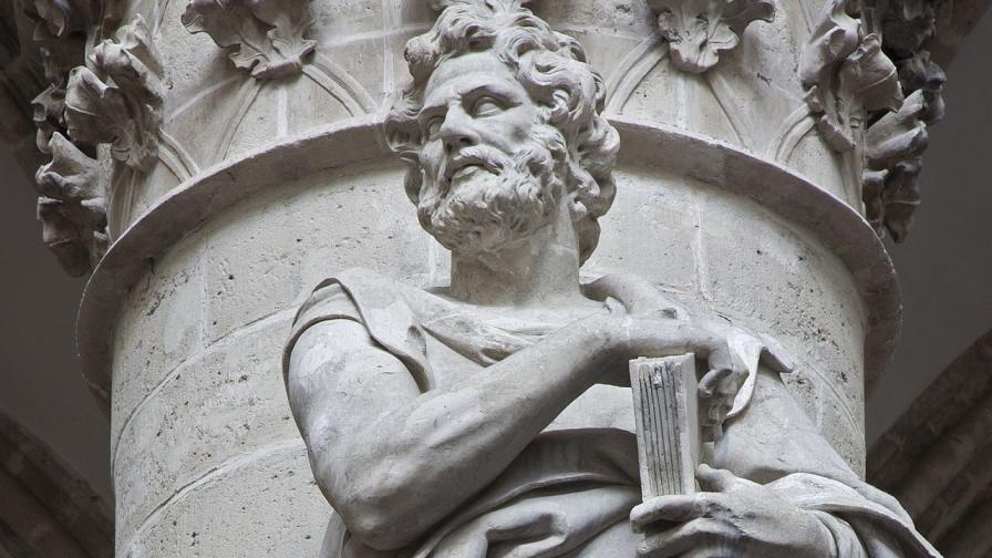 Статуя на спостол Филип в белгийската столица Брюксел